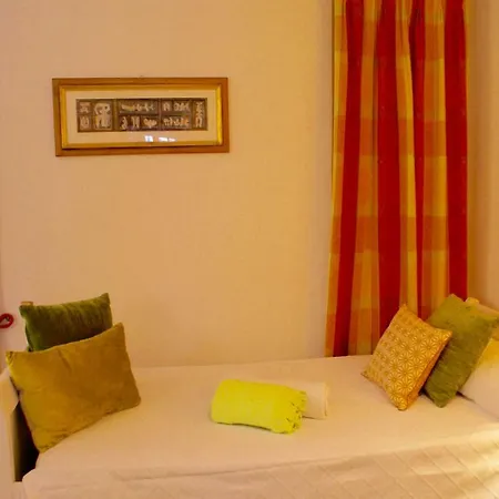 La Casa De Valerie Bed & Breakfast 2*